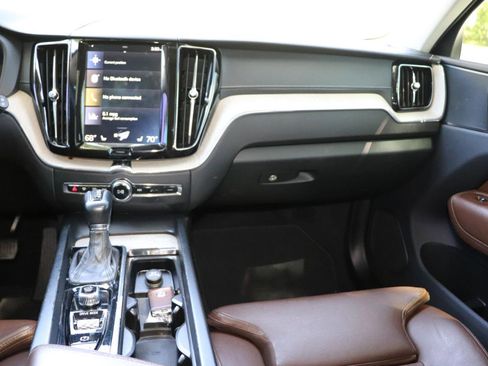 Used 2018 Volvo XC60 T5 Inscription w/ Convenience Package AWD/4WD image 35