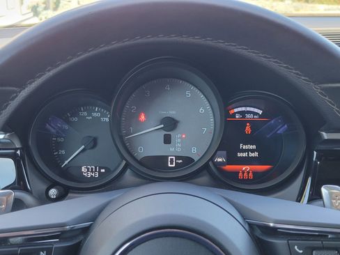 Certified 2023 Porsche Macan S image 15