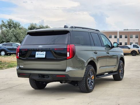 Used 2025 Ford Expedition Tremor AWD/4WD image 3