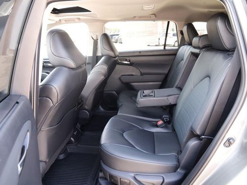 New 2026 Toyota Highlander XLE AWD/4WD image 11
