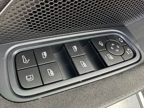 Certified 2025 Porsche Panamera 4 E-Hybrid AWD/4WD image 15