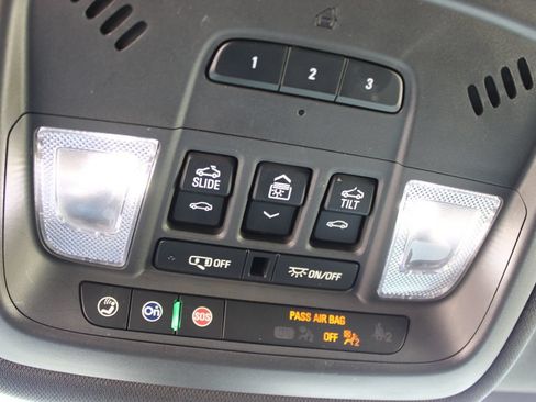 Certified 2023 Chevrolet Traverse RS w/ LPO, Floor Liner Package AWD/4WD image 31