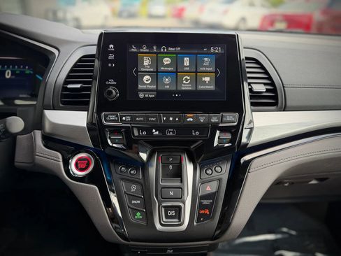 Used 2018 Honda Odyssey Elite image 15