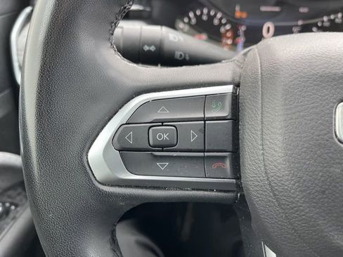 Used 2024 Jeep Compass Latitude w/ Sun and Sound Group image 19