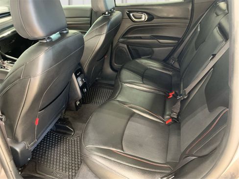 Used 2024 Jeep Compass Trailhawk image 10