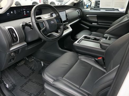 Used 2025 Ford Expedition Max Platinum AWD/4WD image 13