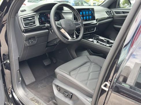 Certified 2026 Volkswagen Atlas Cross Sport SE FWD image 13