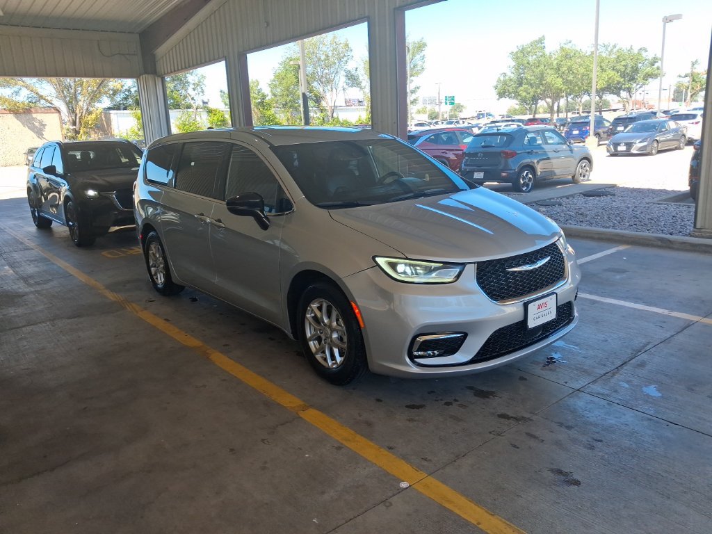 Used 2026 Chrysler Pacifica Select FWD image 6