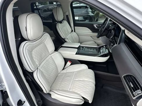 Certified 2024 Lincoln Navigator Black Label AWD/4WD image 27