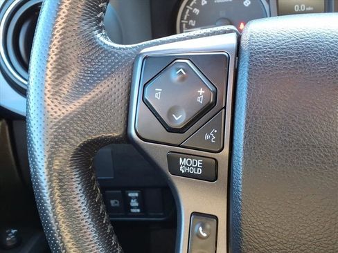 Used 2022 Toyota Tacoma TRD Sport image 21