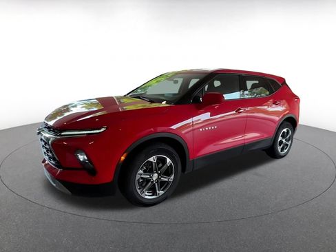 Used 2025 Chevrolet Blazer LT FWD image 8