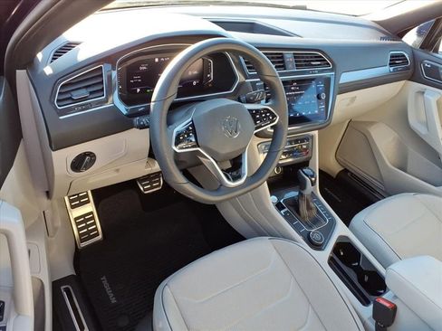 Used 2024 Volkswagen Tiguan SEL R-Line AWD/4WD image 18