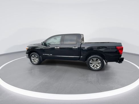 Used 2018 Nissan Titan SV w/ SV Convenience Package image 12