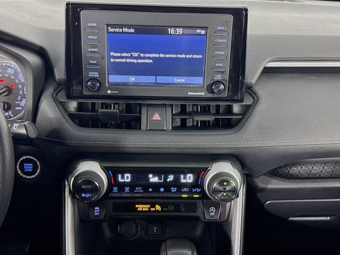 Used 2021 Toyota RAV4 XLE image 34