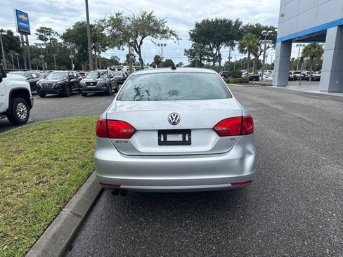 Used 2014 Volkswagen Jetta SE FWD image 3
