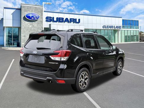 Used 2023 Subaru Forester Premium AWD/4WD image 5