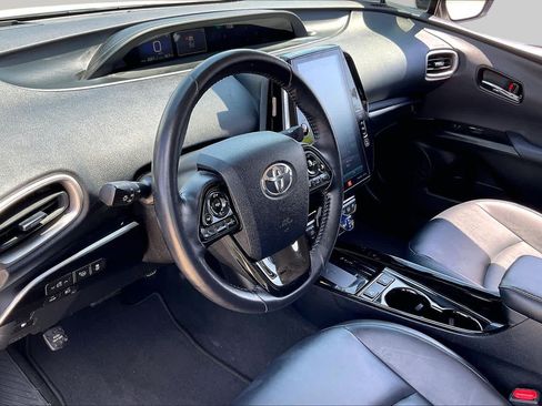 Used 2021 Toyota Prius Prime Limited FWD image 18