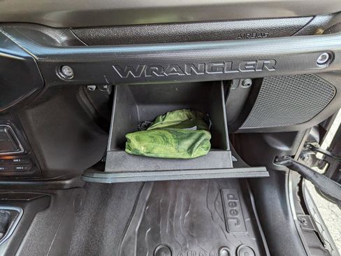 Used 2019 Jeep Wrangler Unlimited Sport S image 35