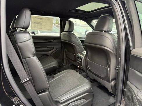 New 2025 Jeep Grand Cherokee L Altitude AWD/4WD image 7