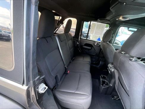 Used 2022 Jeep Wrangler Unlimited Sport AWD/4WD image 24