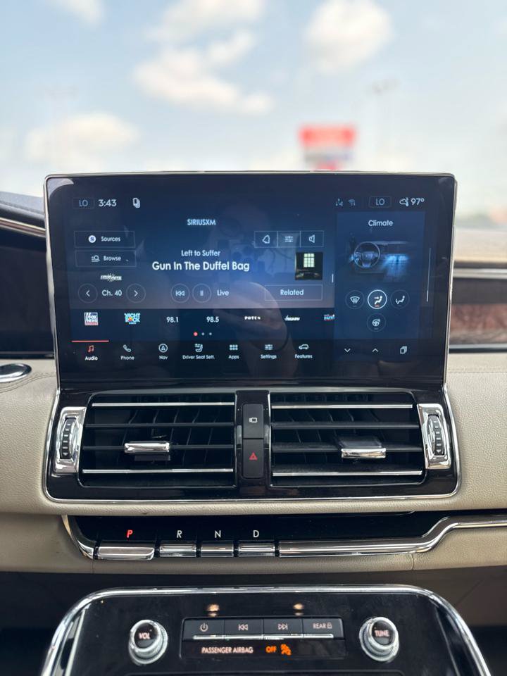 Used 2022 Lincoln Navigator Reserve AWD/4WD image 17