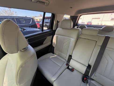 Used 2025 Hyundai Santa Fe SEL AWD/4WD image 40
