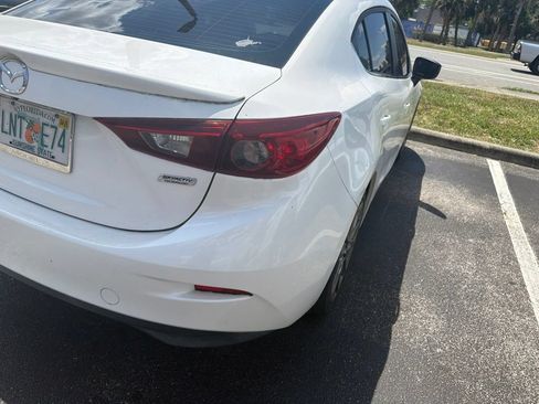 Used 2018 MAZDA MAZDA3 Touring FWD image 6