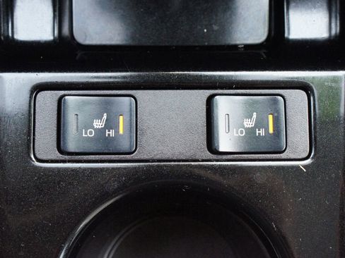 Used 2021 Toyota Prius Prime XLE image 8