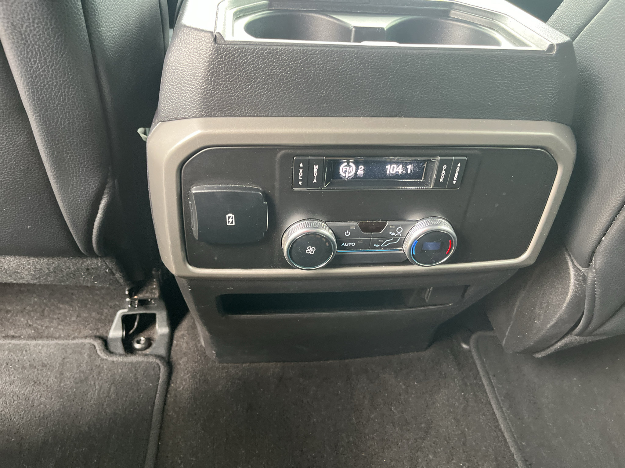 Used 2019 Ford Expedition XLT w/ Equipment Group 201A AWD/4WD image 12