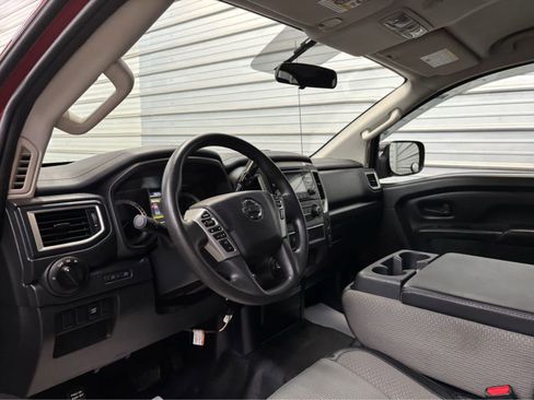 Used 2017 Nissan Titan S AWD/4WD image 12