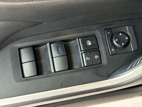 Used 2020 Toyota RAV4 XLE AWD/4WD image 14