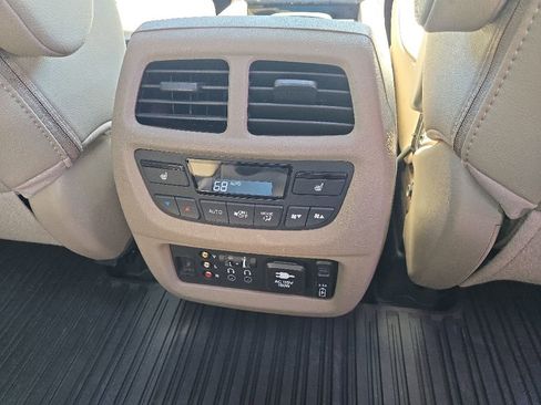 Used 2016 Honda Pilot Elite image 25