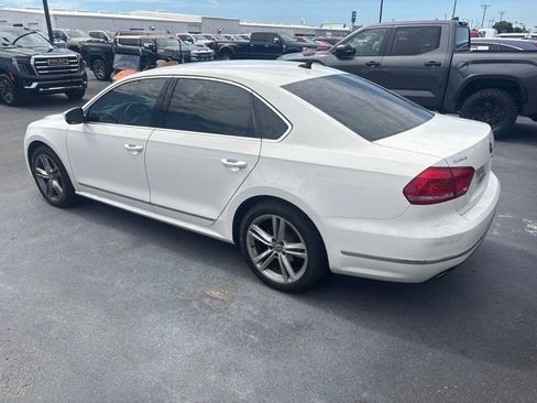 Used 2015 Volkswagen Passat 1.8T SEL Premium FWD image 6