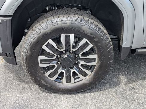 New 2026 GMC Sierra 2500 Denali Ultimate AWD/4WD image 9