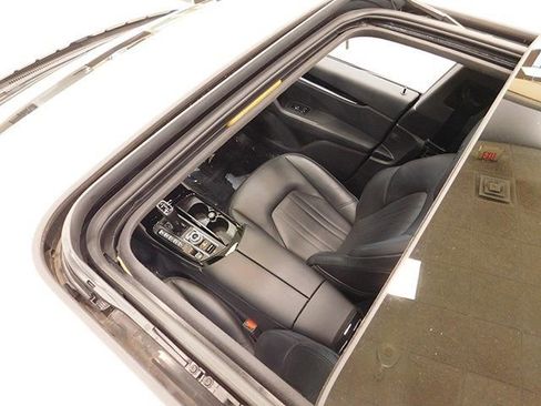 Used 2023 Maserati Levante Modena image 10