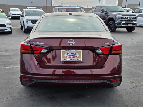 Used 2024 Nissan Altima 2.5 SV FWD image 5