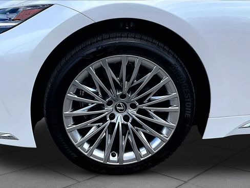 Used 2024 Lexus LS 500 w/ Interior Upgrade Package RWD image 11