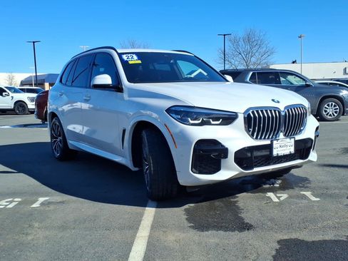 Used 2022 BMW X5 xDrive40i w/ M Sport Package image 3