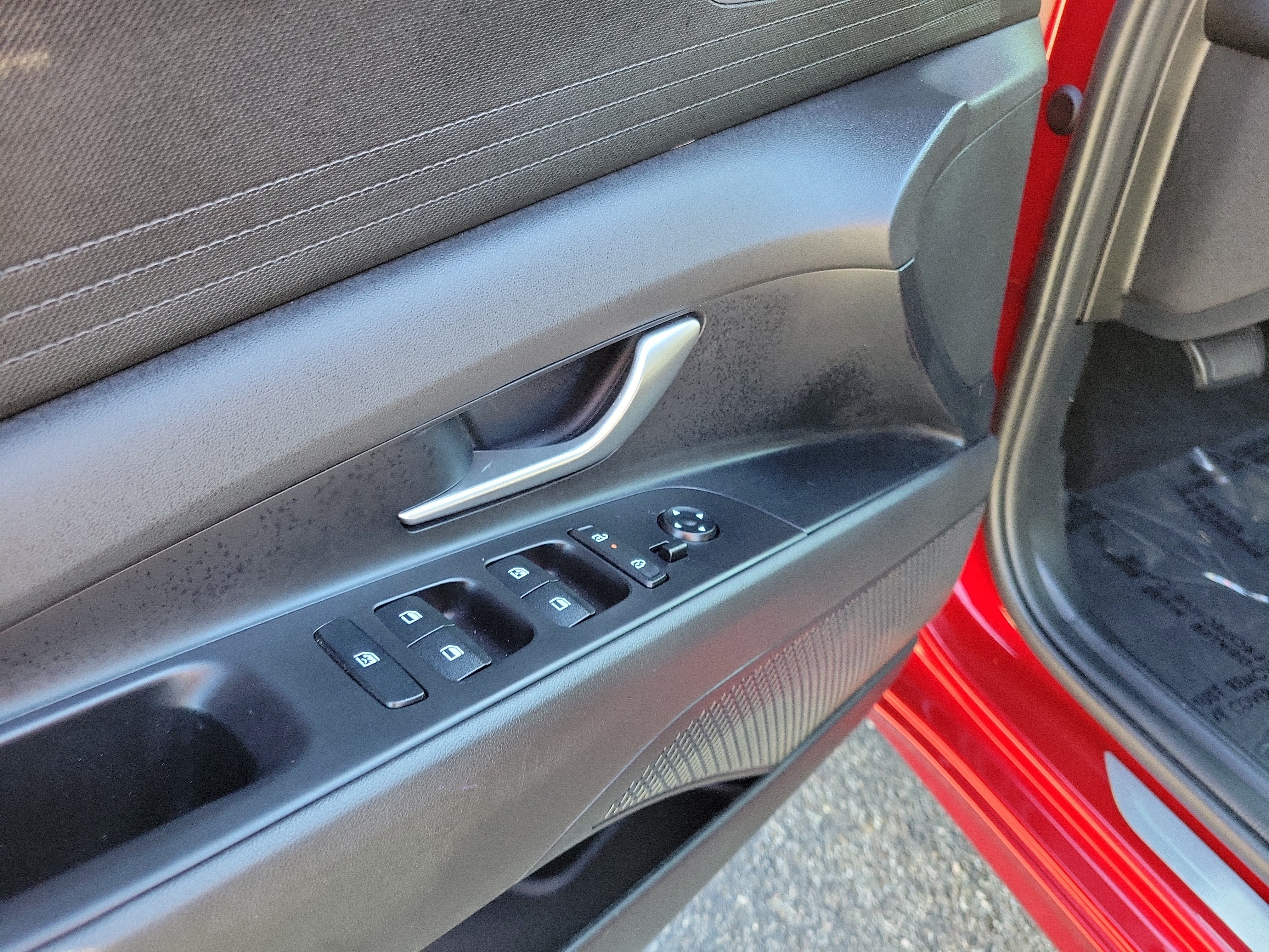 Used 2024 Hyundai Elantra SEL FWD image 18