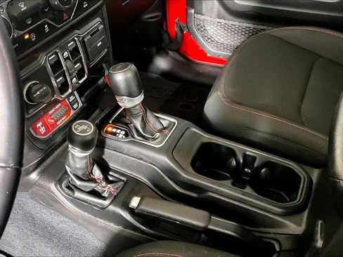 Used 2022 Jeep Gladiator Rubicon w/ LED Lighting Group AWD/4WD image 13