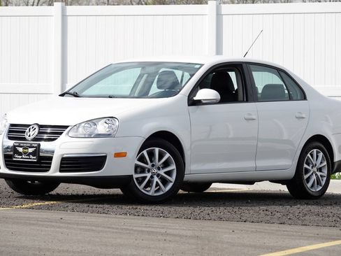 Used 2010 Volkswagen Jetta Limited Edition FWD image 9