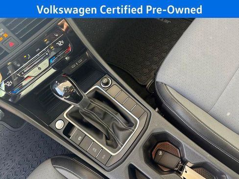 Used 2025 Volkswagen Jetta SE w/ Sunroof Package FWD image 27
