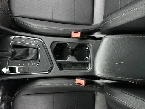 Used 2019 Volkswagen Tiguan SEL Premium R-Line FWD image 32
