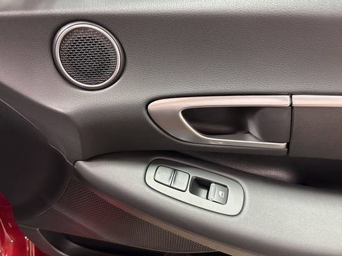 Certified 2025 Hyundai Sonata SE FWD image 30