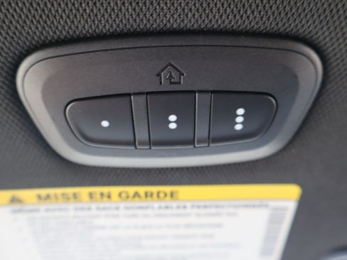 Used 2024 Chrysler Pacifica Premium FWD image 30