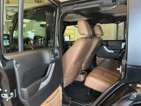 Used 2016 Jeep Wrangler Unlimited Sahara w/ Max Tow Package AWD/4WD image 29