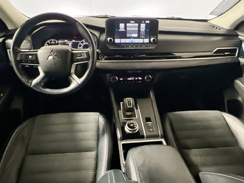 Used 2022 Mitsubishi Outlander SE image 30