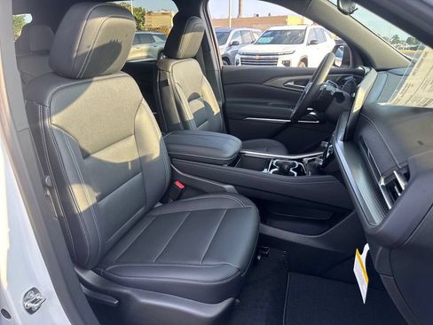 New 2026 Chevrolet Traverse LT FWD image 11