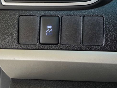 Used 2015 Toyota Camry SE FWD image 32