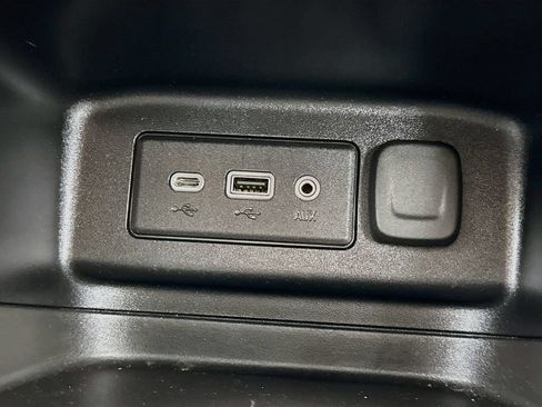Used 2019 Chevrolet Equinox LS AWD/4WD image 16